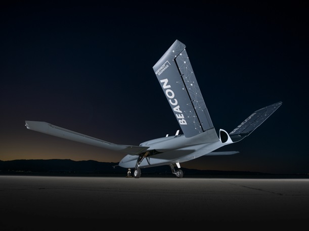 ノースロップ・グラマンと米空軍、世界初の第6世代航空機B-21を
