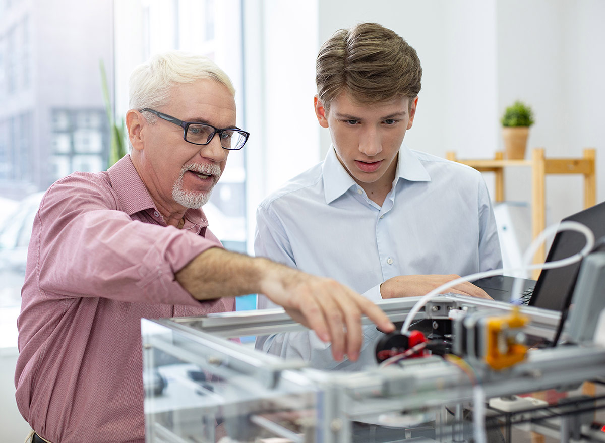 mentor and student working together