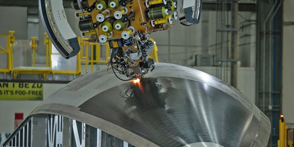 robot welding aircraft body