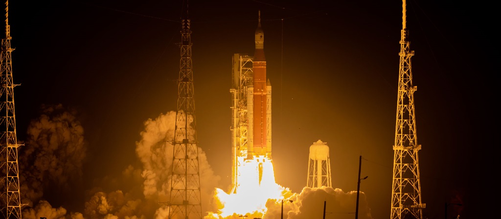 Photo of Artemis I launch with world’s largest and most powerful rocket boosters.