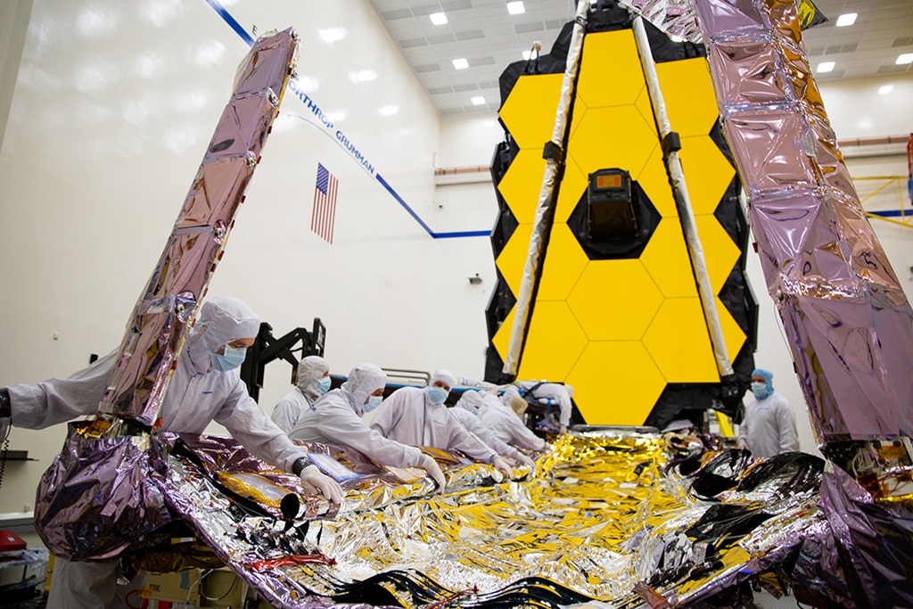 James Webb Space Telescope with Structural Panels