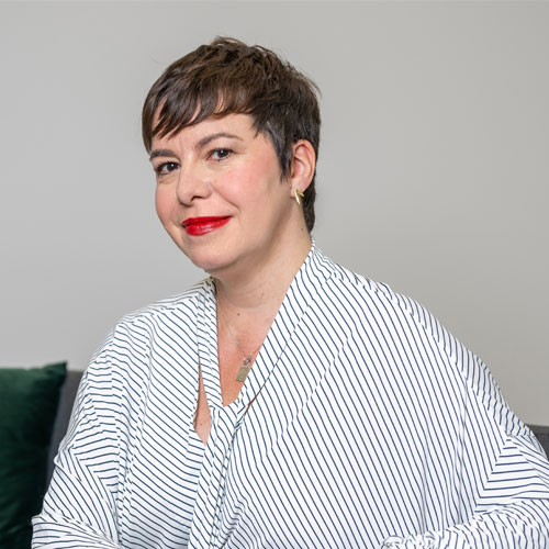 Photo portrait of woman smiling.