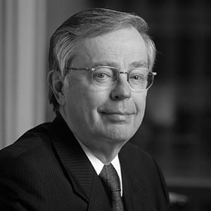 Headshot of Kent Kresa