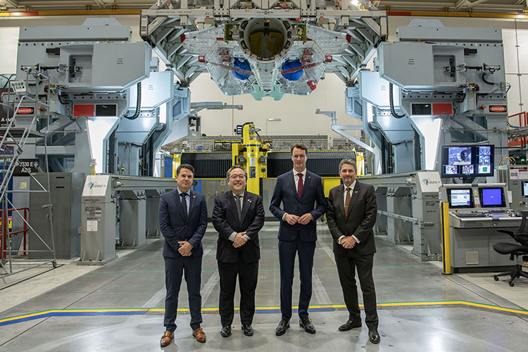 L to R: Mike Schmidt (CEO Rheinmetall Aviation Services GmbH), Glenn Masukawa (VP and F-35 Program Manager, Northrop Grumman Aeronautics Systems), NRW Minister President Hendrik Wüst and Tom Jones (Corporate VP & Sector President, Northrop Grumman Aeronautics Systems)