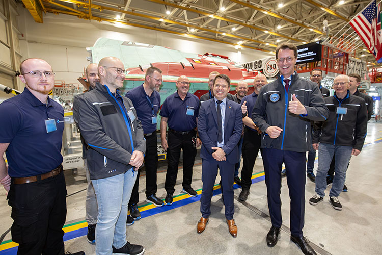 NRW Minister President Hendrik Wüst with Rheinmetall employees receiving training at Northrop Grumman’s F-35 Integrated Assembly Line facility in Palmdale, California.