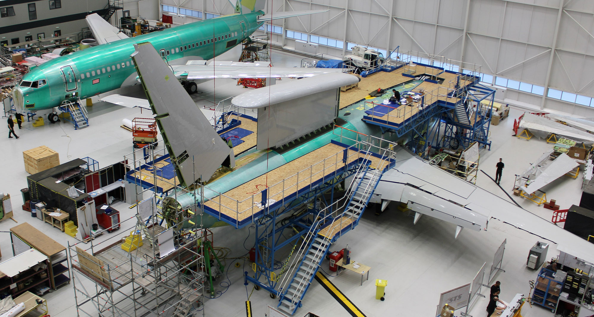MESA Sensor Installed for Royal Air Force E-7 Wedgetail First Northrop Grumman MESA Sensor Installed for Royal Air Force E-7 Wedgetail Fleet